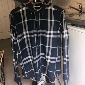 Men’s Burberry shirt